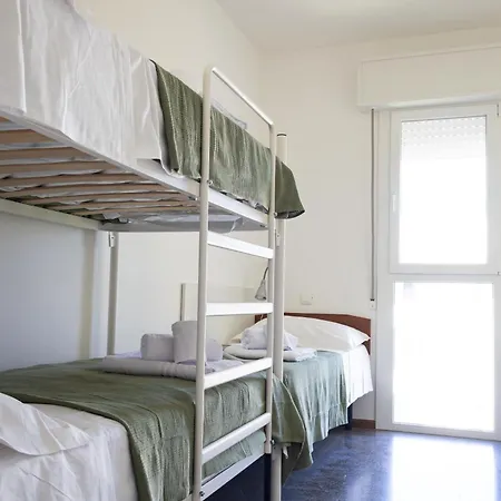 Spacious And - 5 Minutes From The Διαμέρισμα