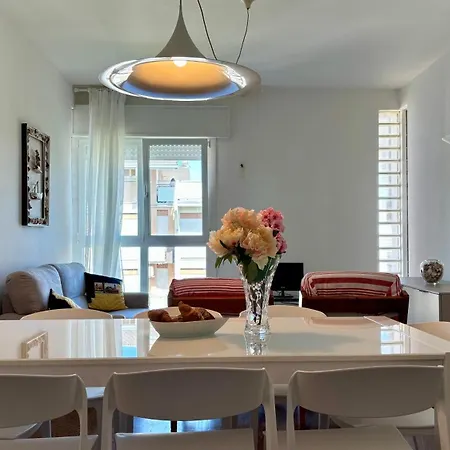 Spacious And - 5 Minutes From The Διαμέρισμα *